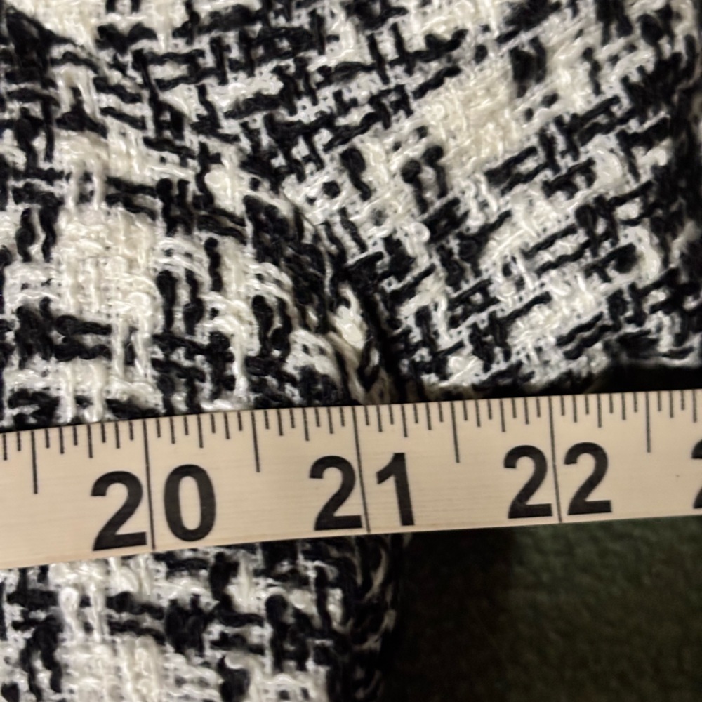 Chic Black and White Tweed Blazer large - Picture 8 of 10